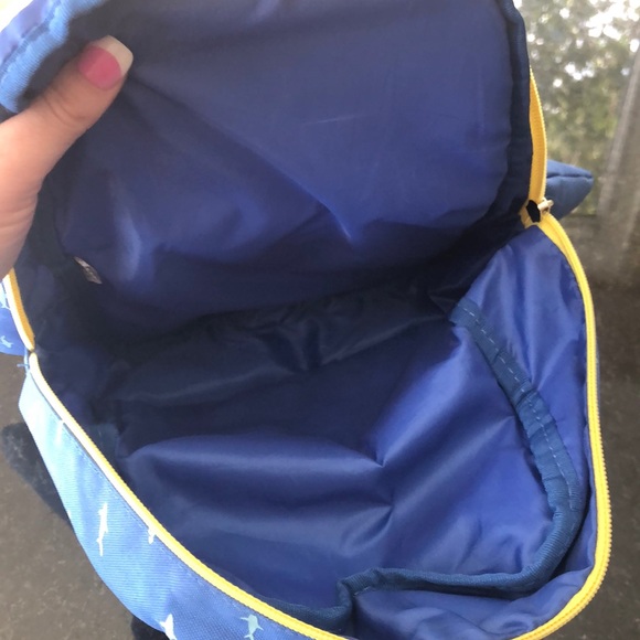 Kids small shark backpack - Picture 8 of 10